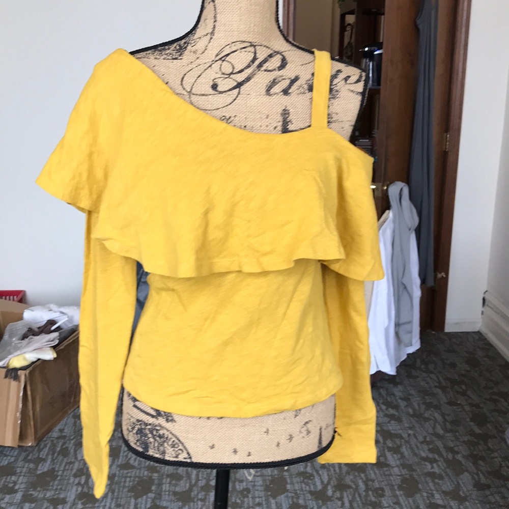 Gorgeous off the shoulder Anthropologie top NWT